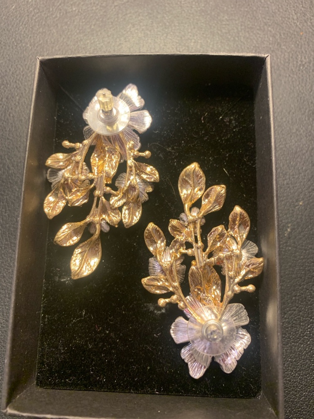 Silver And gold fashion flower earrings - Picture 2 of 3